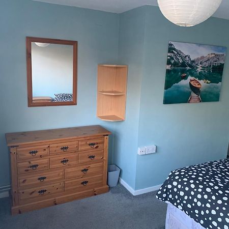 Eastbourne Large Double Room With Wifi & Kitchen Поулгейт Екстериор снимка